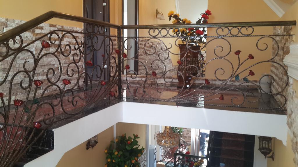Edemi Hotel Kutaisi Ngoại thất bức ảnh