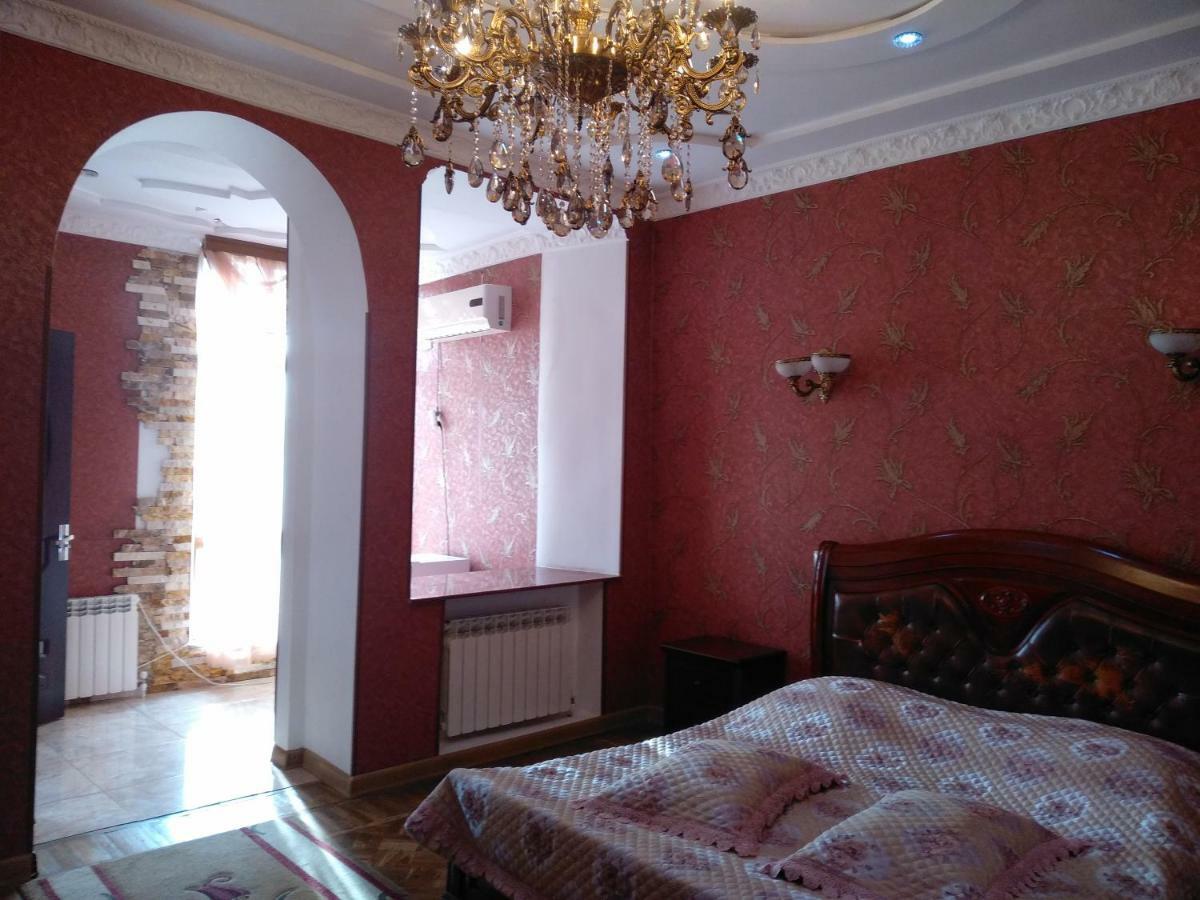 Edemi Hotel Kutaisi Ngoại thất bức ảnh