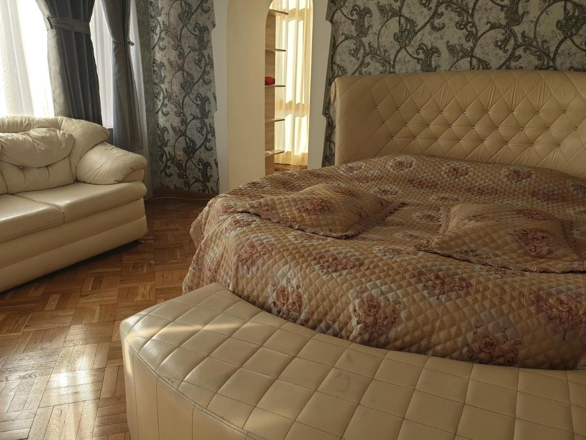 Edemi Hotel Kutaisi Ngoại thất bức ảnh