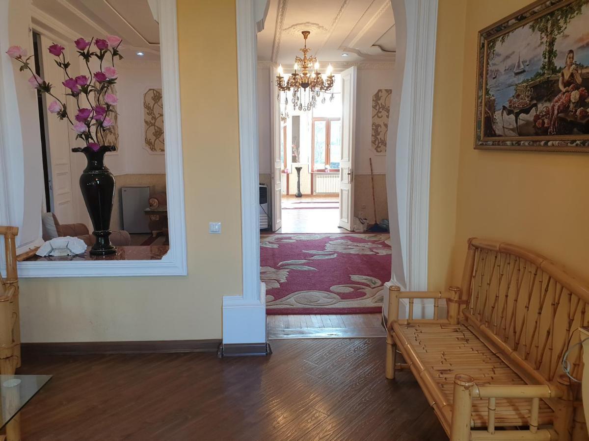 Edemi Hotel Kutaisi Ngoại thất bức ảnh