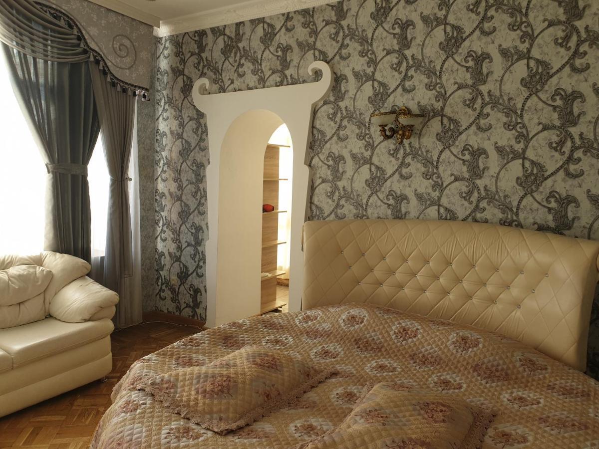 Edemi Hotel Kutaisi Ngoại thất bức ảnh